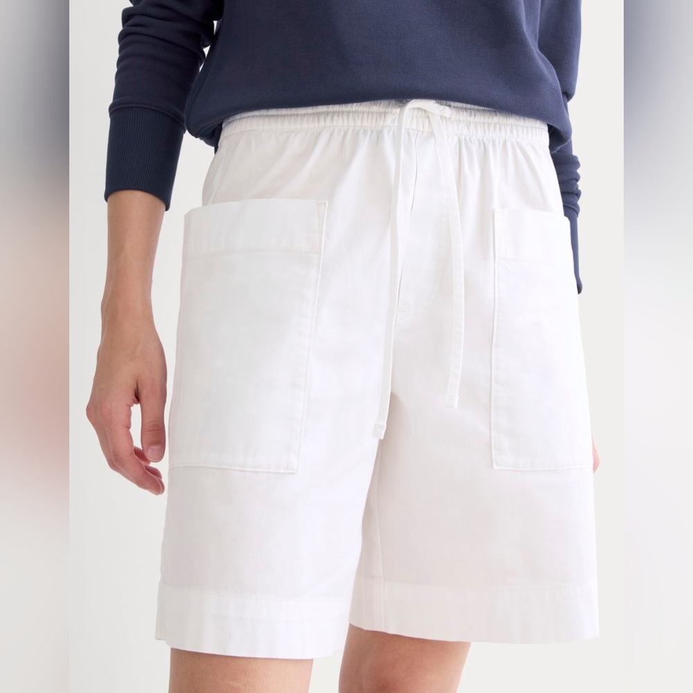 Everlane White Women's Shorts. Organic Cotton blend. Size Medium.